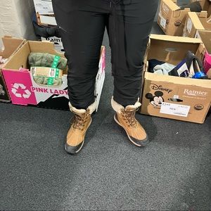 Eddie Bauer woman track pants with linen inside very comfortable can be use any